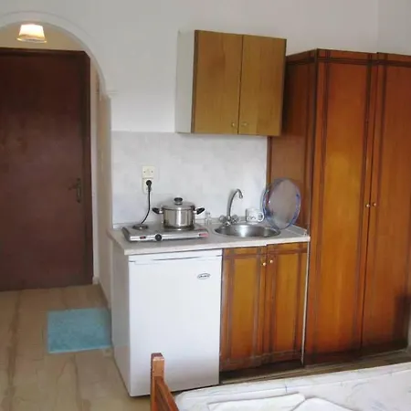Anetta Aparthotel